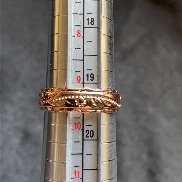 NWOT Rose Gold Tone Ring - Picture 3 of 5